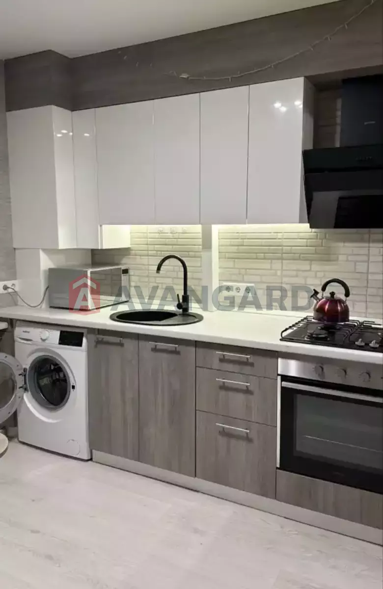 2 ����. ��������, 46/28/18 ��. �., 9/12 ���� ���� 1