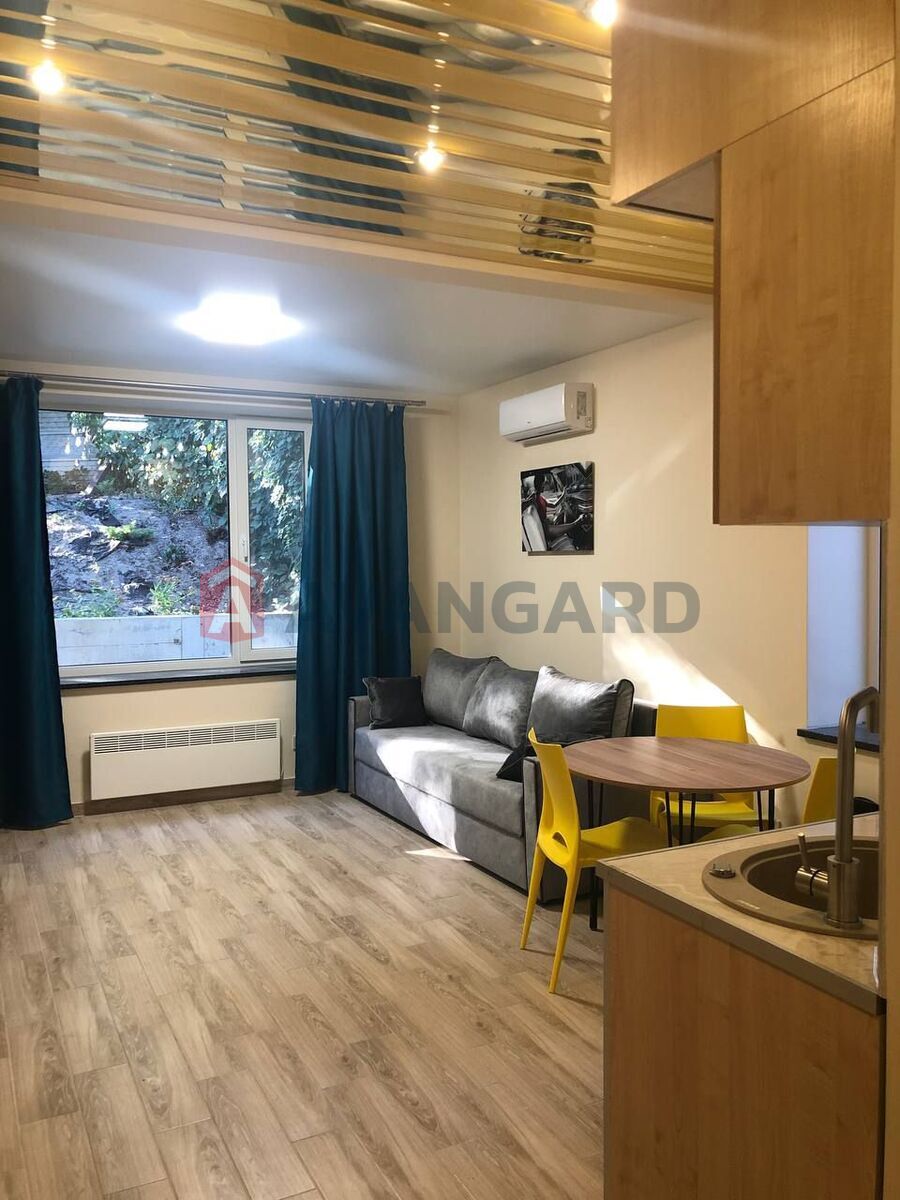 1 ��. ��������, 32/-/- ��. �., 1/2 ������ ���� 5