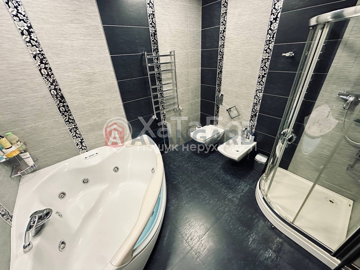 4 ��. ��������, 165/-/- ��. �., 16/17 ������ ���� 6