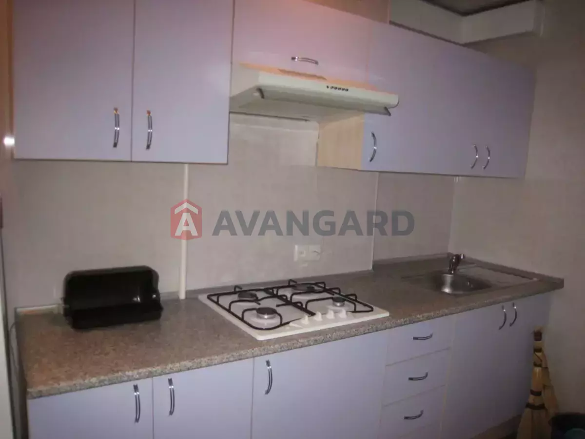 3 ����. ��������, 64/40/8 ��. �., 8/9 ���� ���� 15