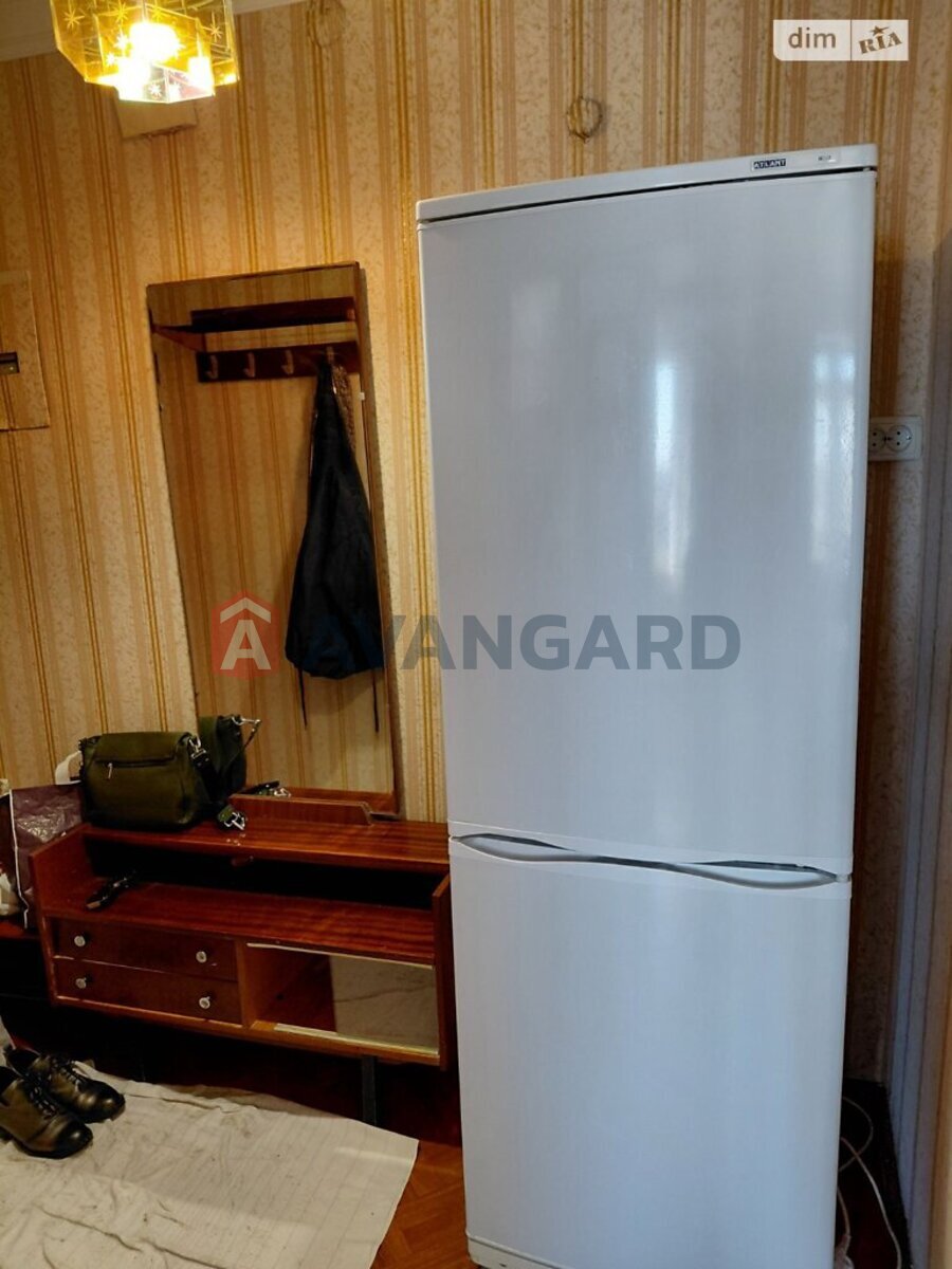 2 ����. ��������, 42/28/5 ��. �., 3/5 ���� ���� 8