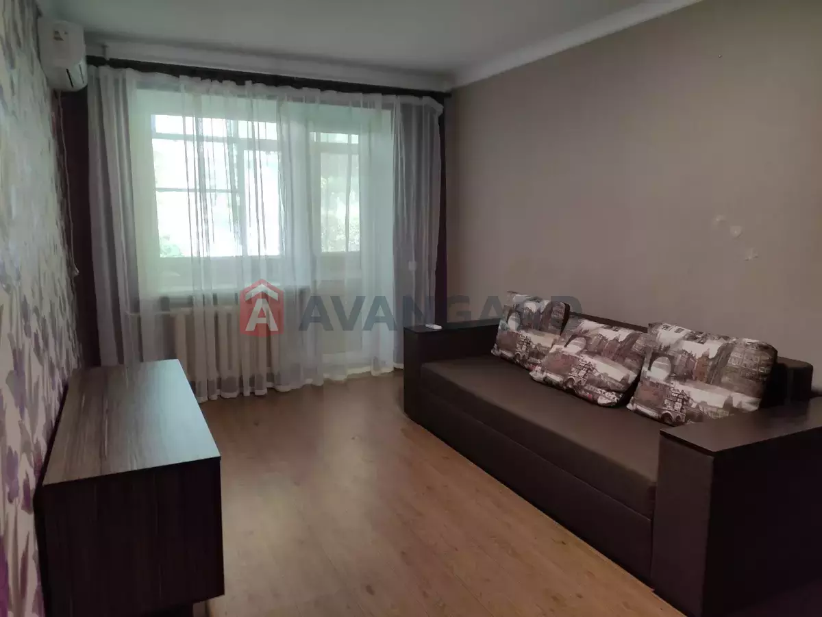 1 ����. ��������, 33/-/- ��. �., 3/5 ���� ���� 4