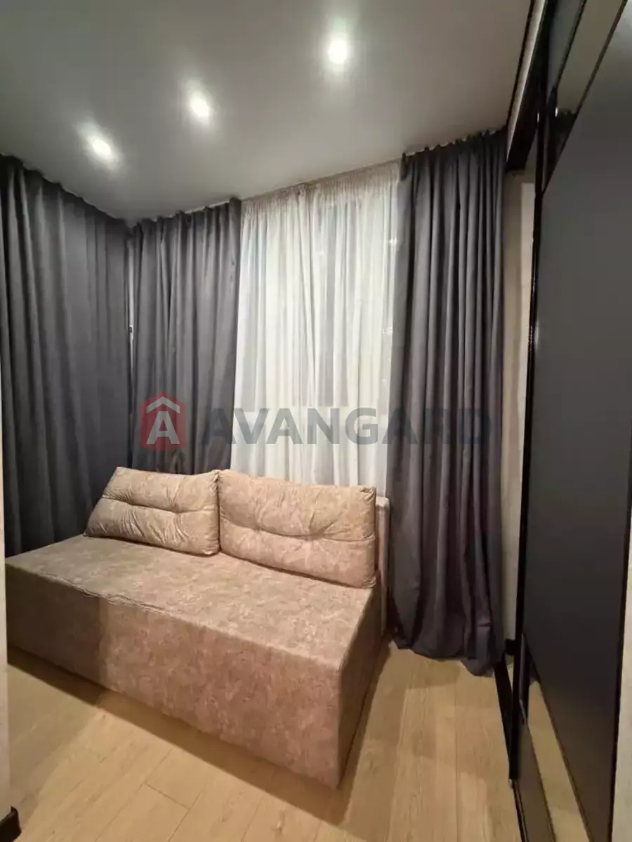 1 ��. ��������, 44/-/14 ��. �., 6/10 ������ ���� 6