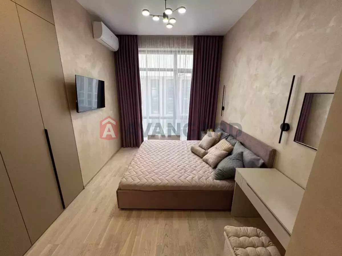 4 ��. ��������, 120/-/40 ��. �., 12/12 ������ ���� 9