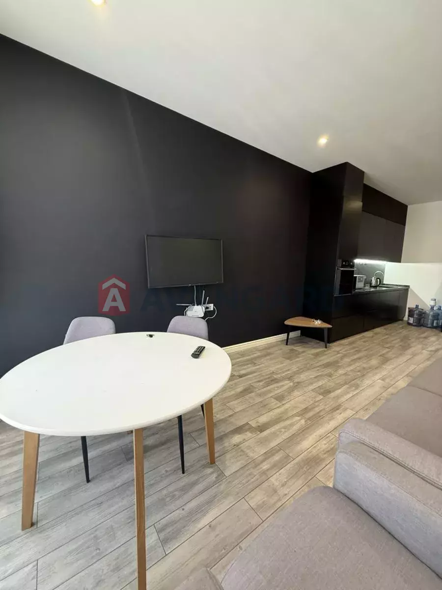 3 ����. ��������, 72/-/25 ��. �., 23/24 ���� ���� 4