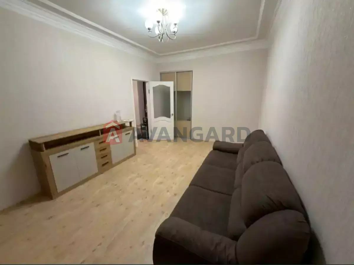 2 ��. ��������, 50/-/- ��. �., 4/5 ������ ���� 5