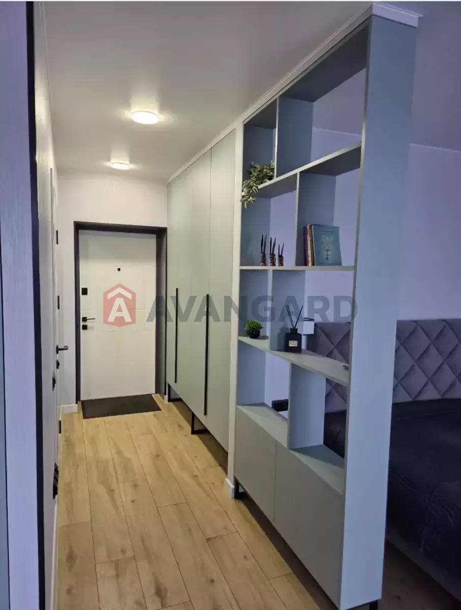 1 ����. ��������, 35/-/- ��. �., 9/10 ���� ���� 4