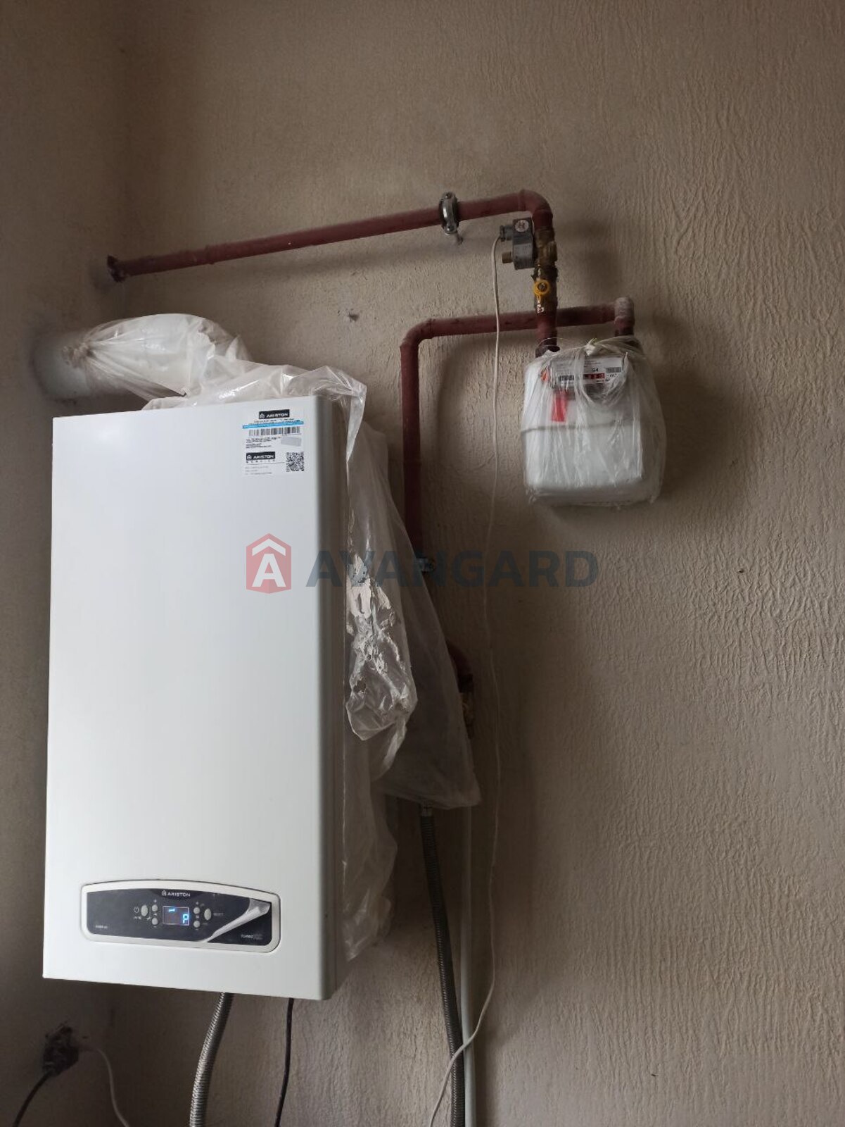 3 ����. ��������, 59.3/39.7/8.5 ��. �., 2/2 ���� ���� 17