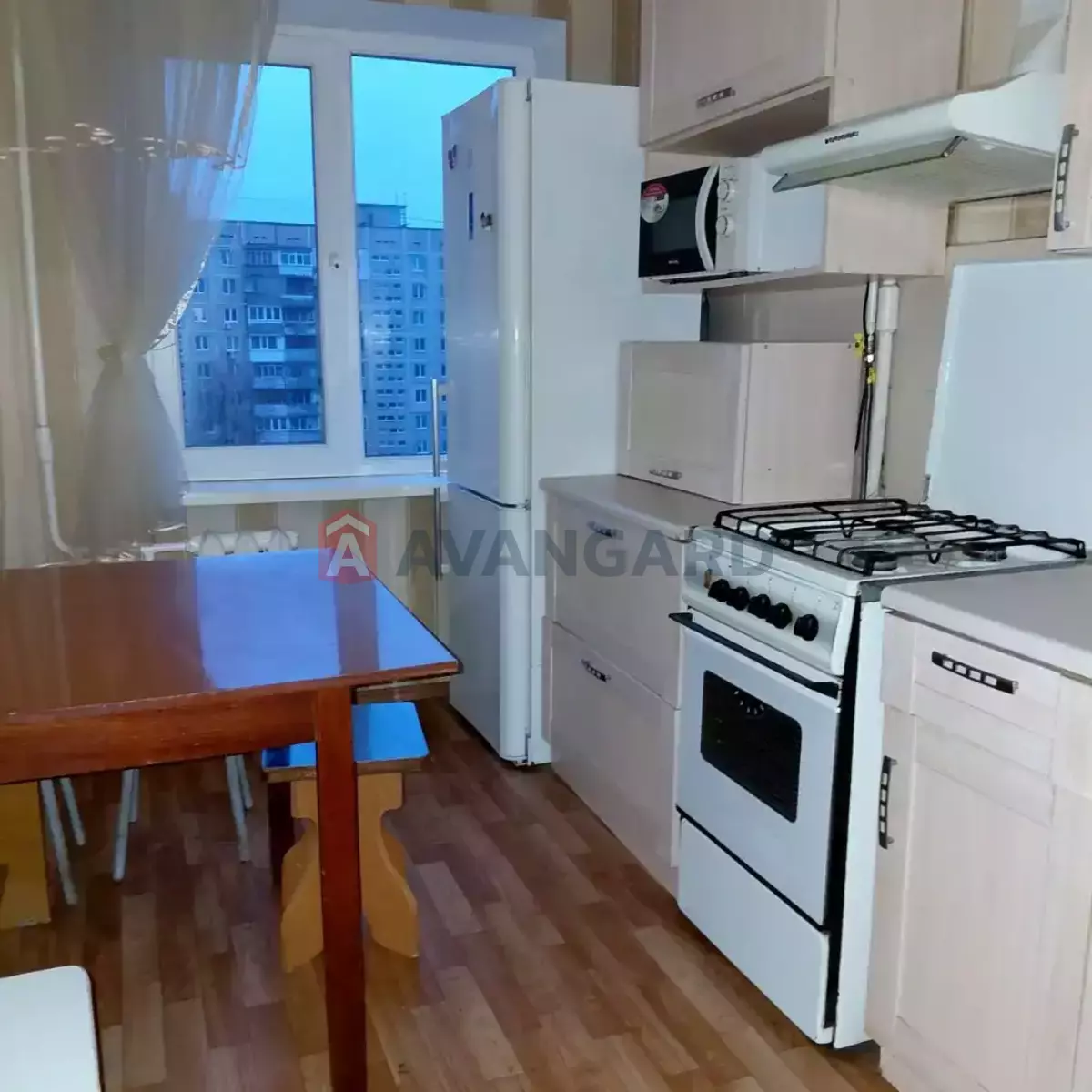 3 ��. ��������, 57/30/8 ��. �., 7/9 ������ ���� 9