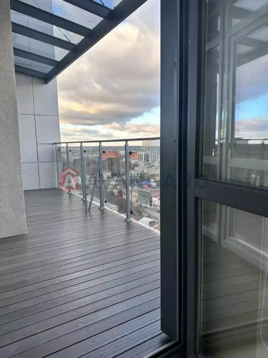 4 ��. ��������, 120/-/40 ��. �., 12/12 ������ ���� 17