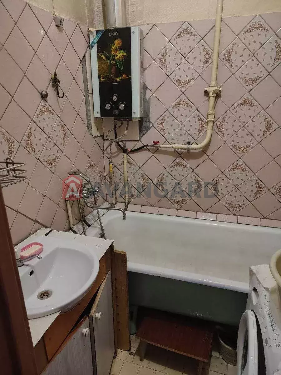 2 ��. ��������, 50/-/7 ��. �., 3/5 ������ ���� 4