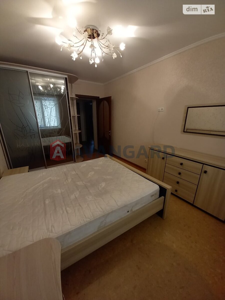 3 ����. ��������, 100/55/16 ��. �., 4/9 ���� ���� 17