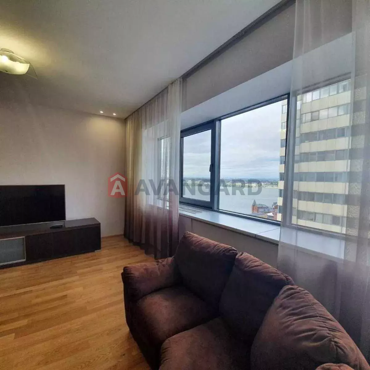 4 ��. ��������, 151/-/30 ��. �., 12/28 ������ ���� 1