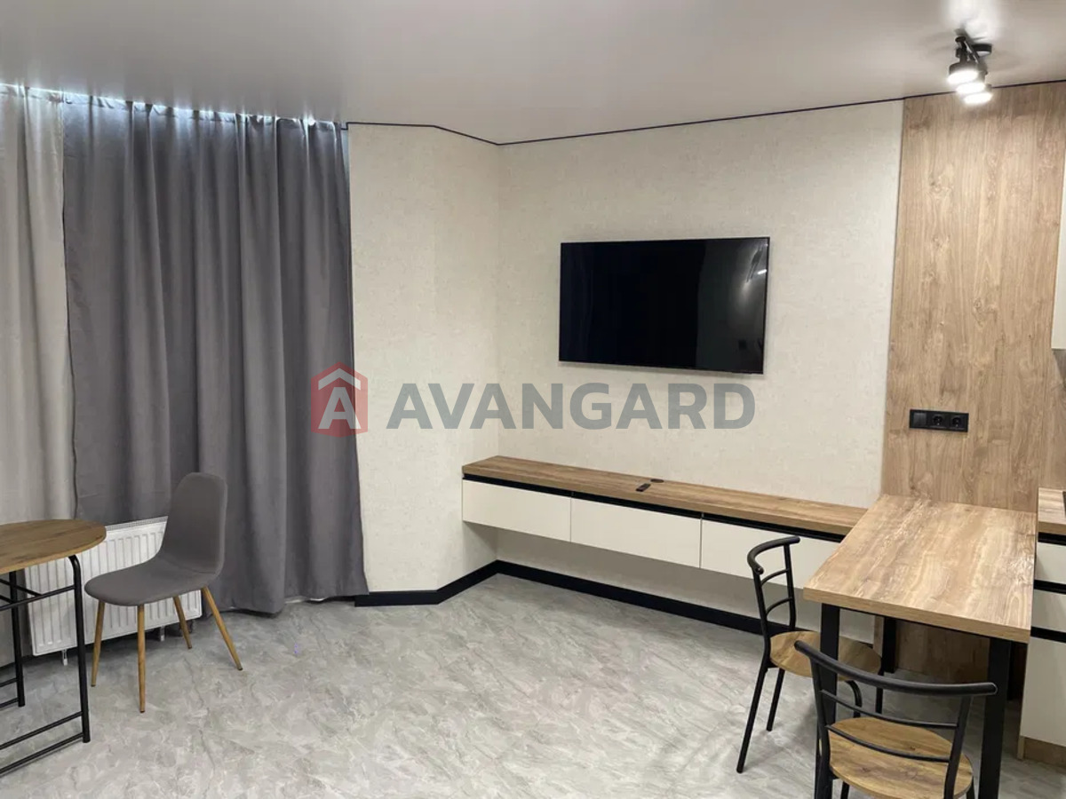 1 ��. ��������, 38/-/5 ��. �., 25/26 ������ ���� 8