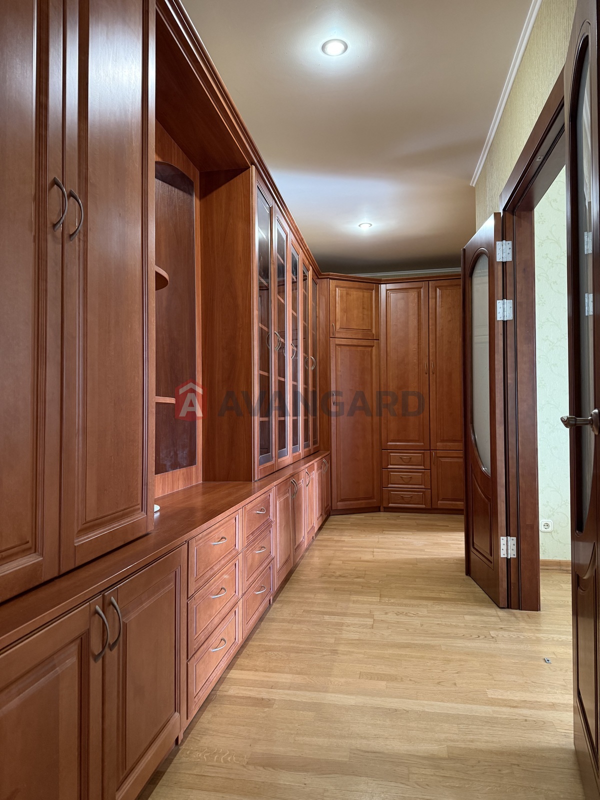 1 ��. ��������, 74/40/16 ��. �., 7/10 ������ ���� 7