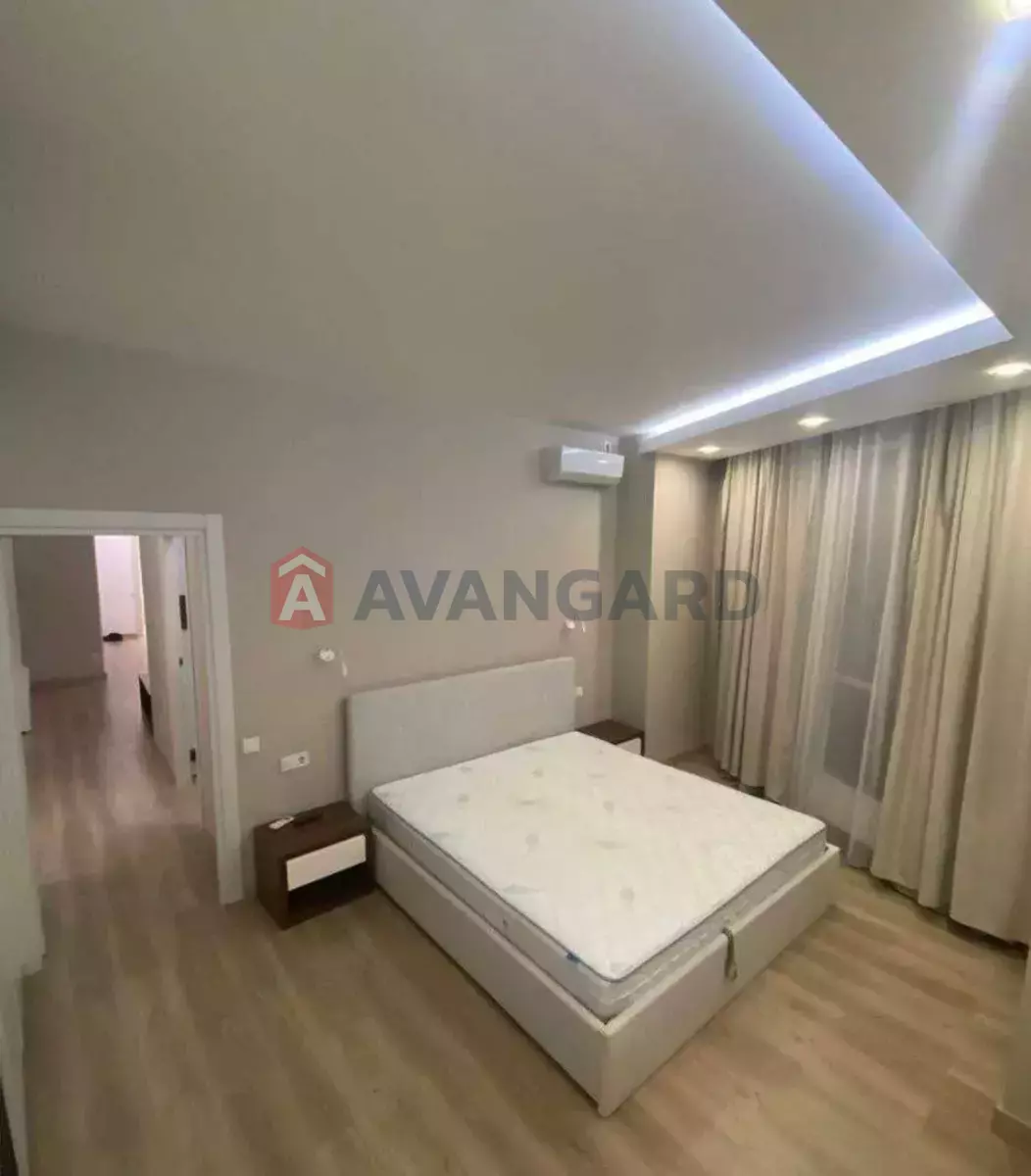 3 ��. ��������, 82/-/- ��. �., 17/24 ������ ���� 8