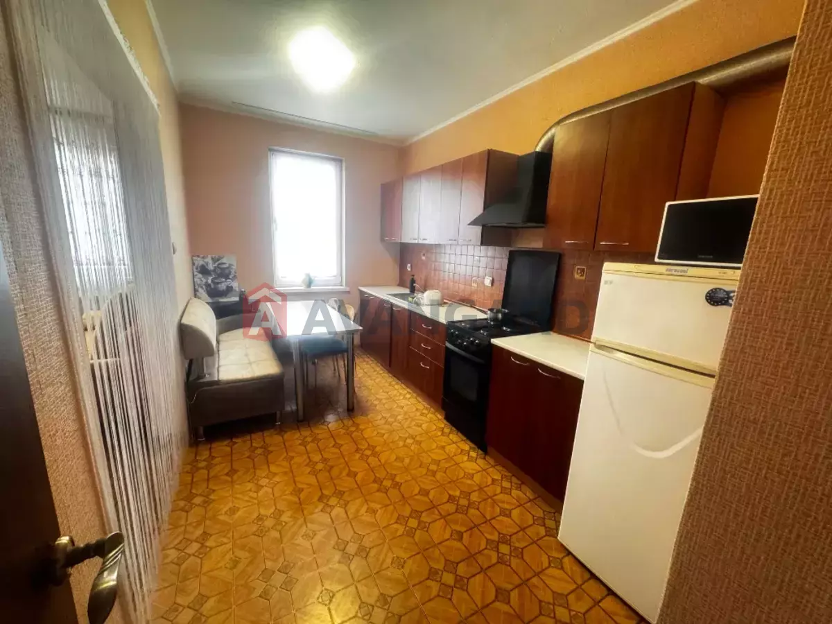 2 ����. ��������, 70/-/- ��. �., 11/17 ���� ���� 10