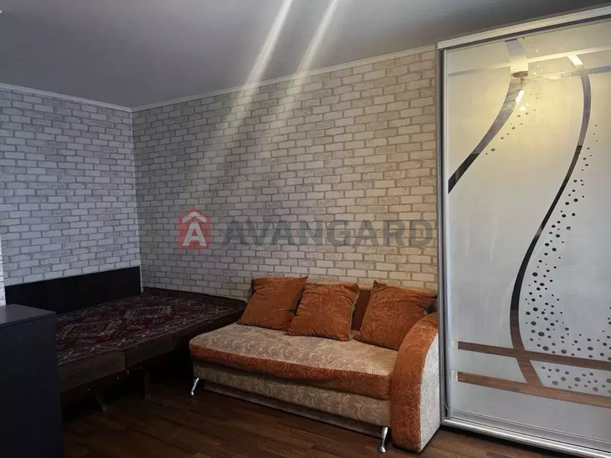 1 ��. ��������, 40/-/8 ��. �., 9/9 ������ ���� 5