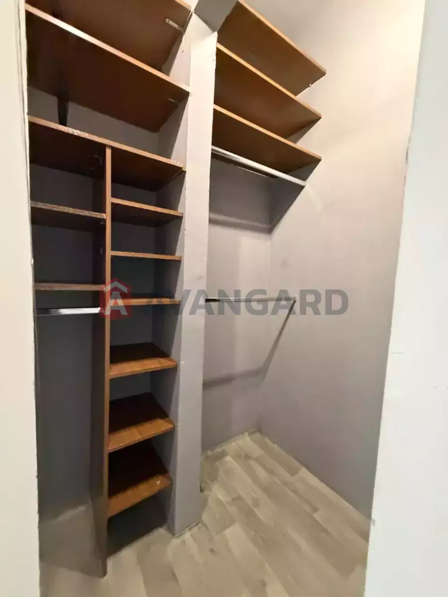 2 ��. ��������, 55/-/9 ��. �., 3/5 ������ ���� 11