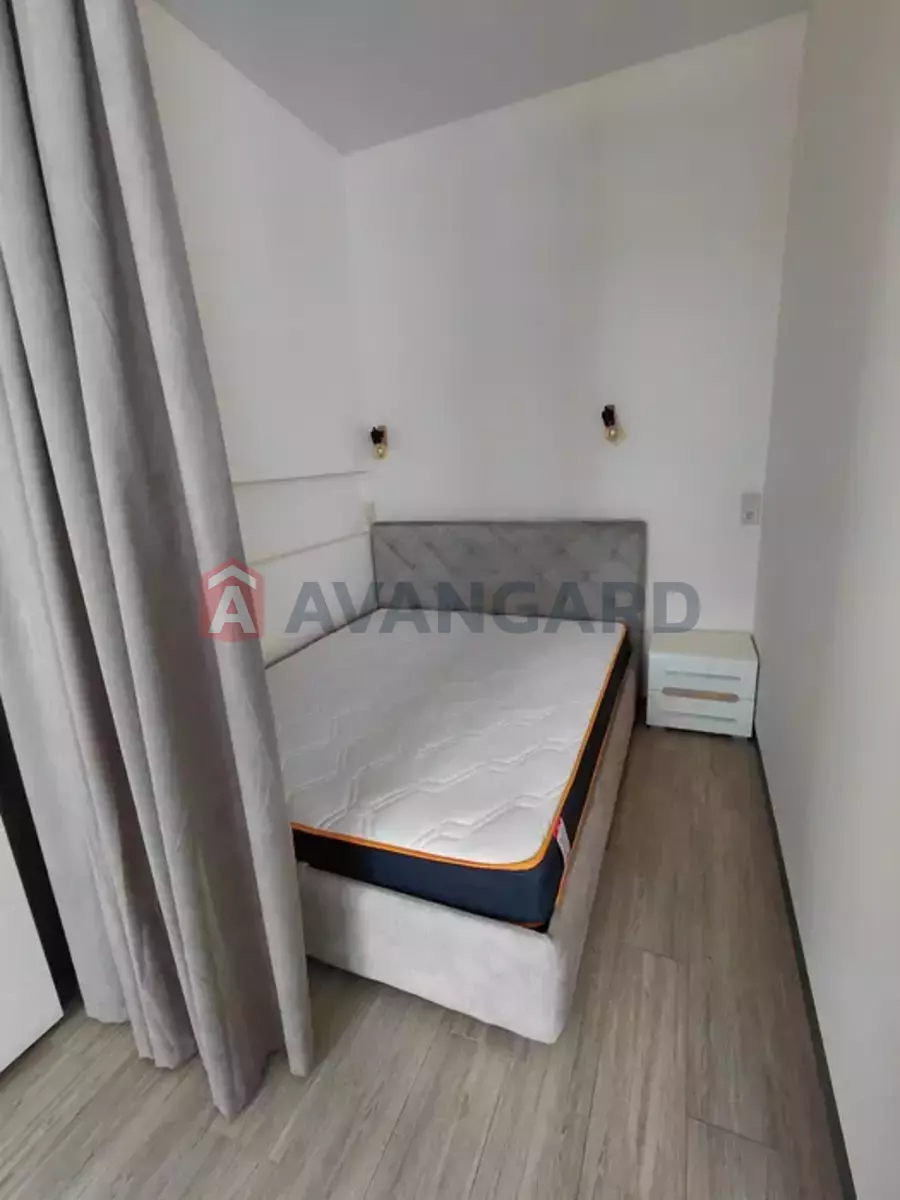 1 ��. ��������, 43/-/20 ��. �., 10/15 ������ ���� 8