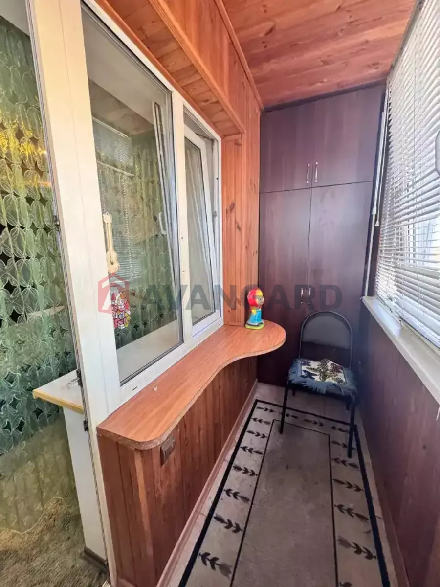 3 ����. ��������, 68/-/10 ��. �., 9/9 ���� ���� 18