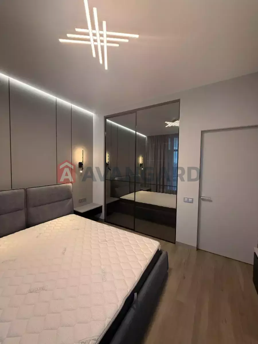 2 ��. ��������, 46/25/15 ��. �., 9/10 ������ ���� 6