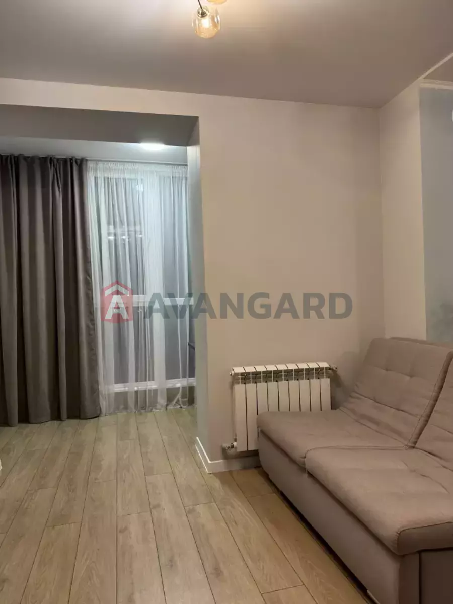 1 ��. ��������, 47/35/17 ��. �., 4/12 ������ ���� 3