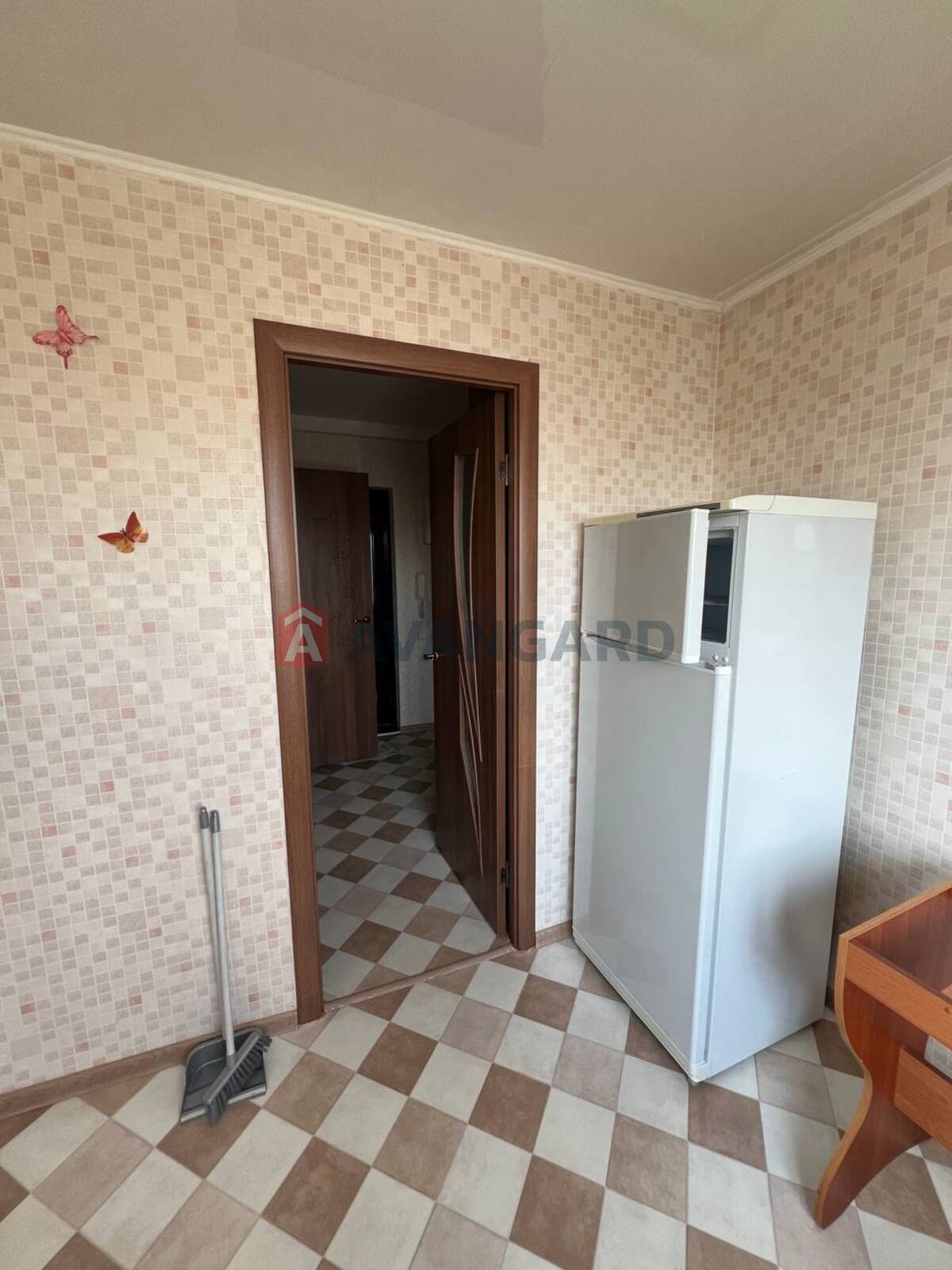 1 ��. ��������, 37/18/7 ��. �., 6/9 ������ ���� 5