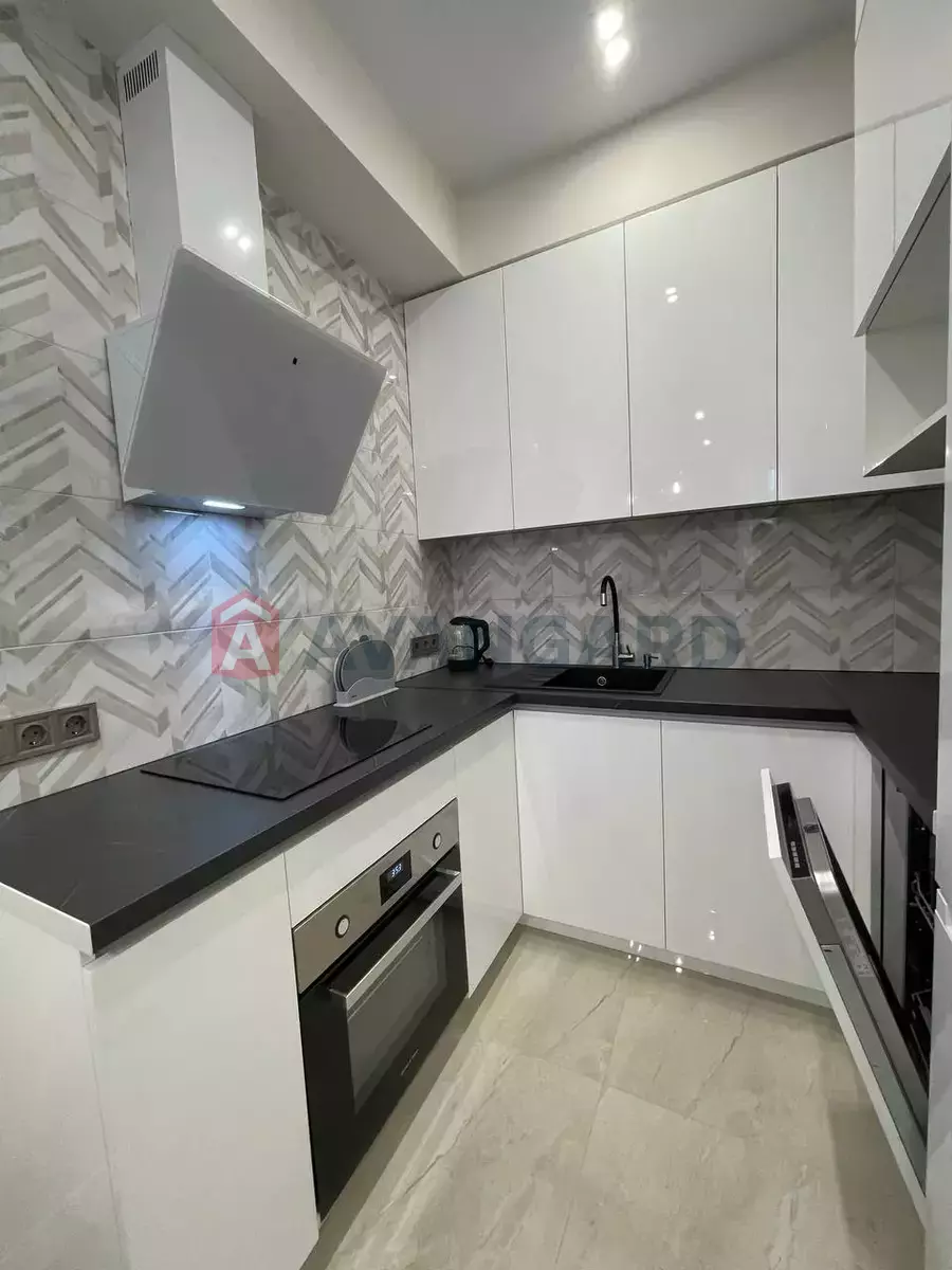 2 ��. ��������, 52/-/- ��. �., 6/10 ������ ���� 4