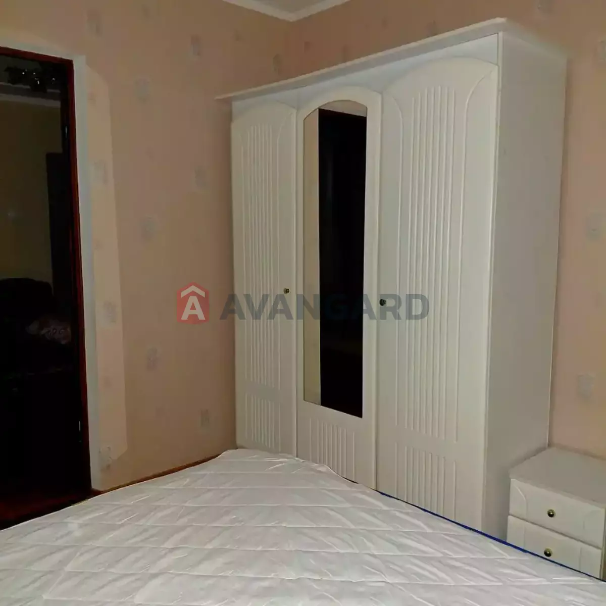 3 ��. ��������, 57/30/8 ��. �., 7/9 ������ ���� 15