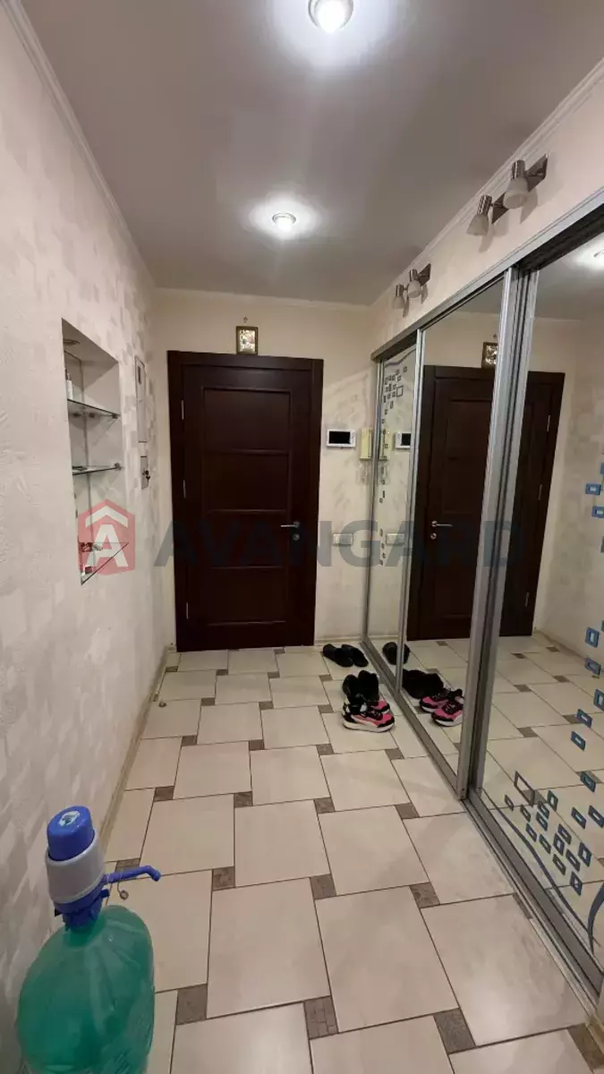 3 ����. ��������, 102/-/12 ��. �., 5/10 ���� ���� 5