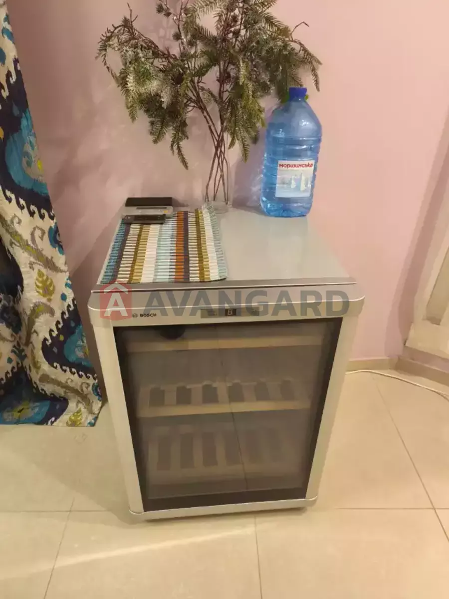 4 ��. ��������, 240/140/25 ��. �., 6/13 ������ ���� 22