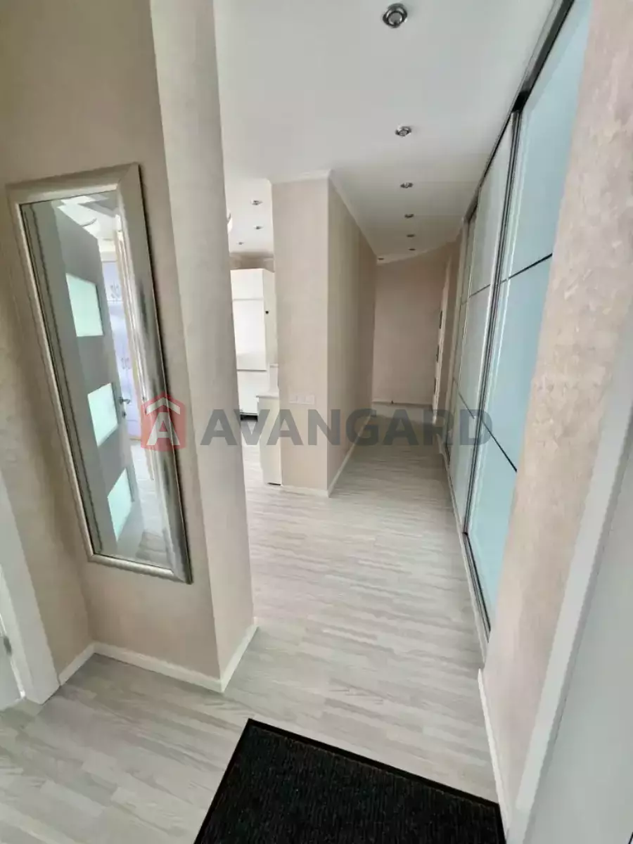 3 ����. ��������, 84/59/14 ��. �., 11/12 ���� ���� 3