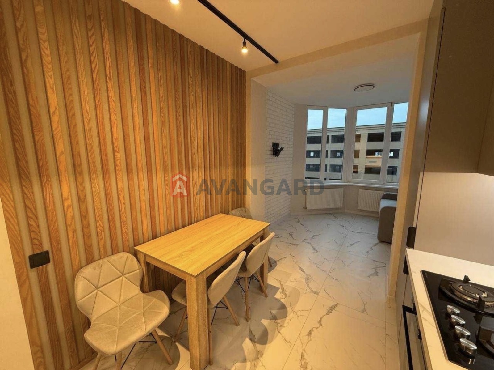 1 ��. ��������, 40/20/18 ��. �., 7/10 ������ ���� 15