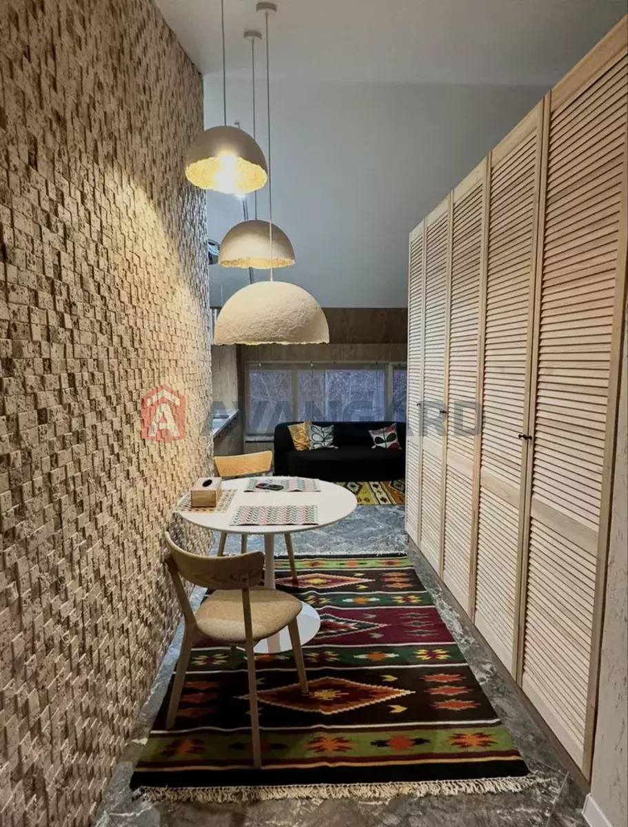 2 ��. ��������, 42/-/42 ��. �., 3/3 ������ ���� 10