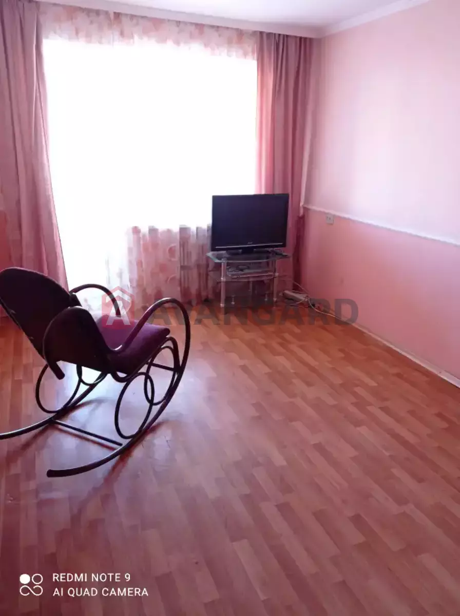 1 ����. ��������, 40/24/10 ��. �., 8/10 ���� ���� 6