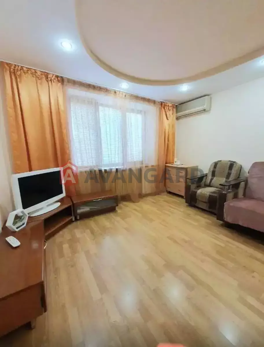 2 ��. ��������, 50/-/- ��. �., 4/9 ������ ���� 8