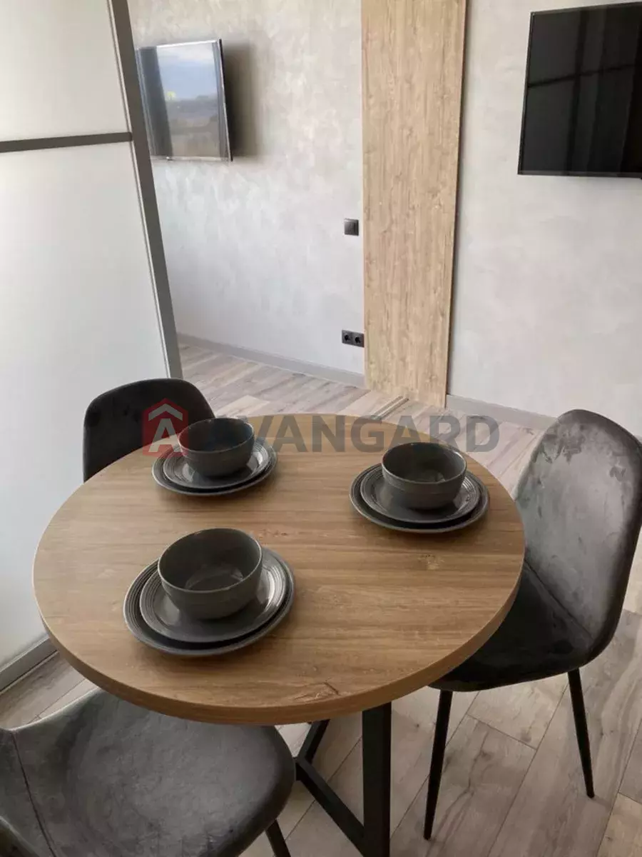 2 ����. ��������, 43/-/15 ��. �., 8/25 ���� ���� 15