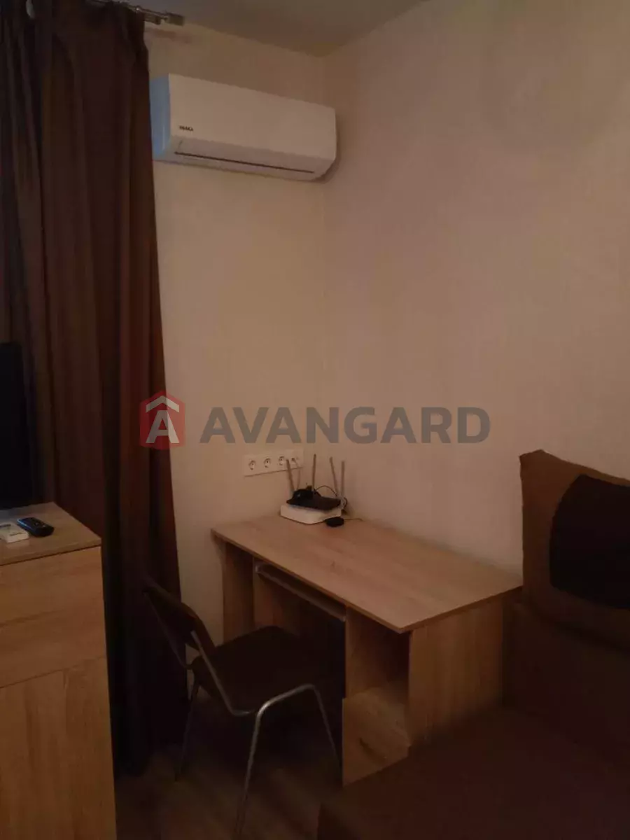 1 ����. ��������, 40/-/11 ��. �., 4/10 ���� ���� 13