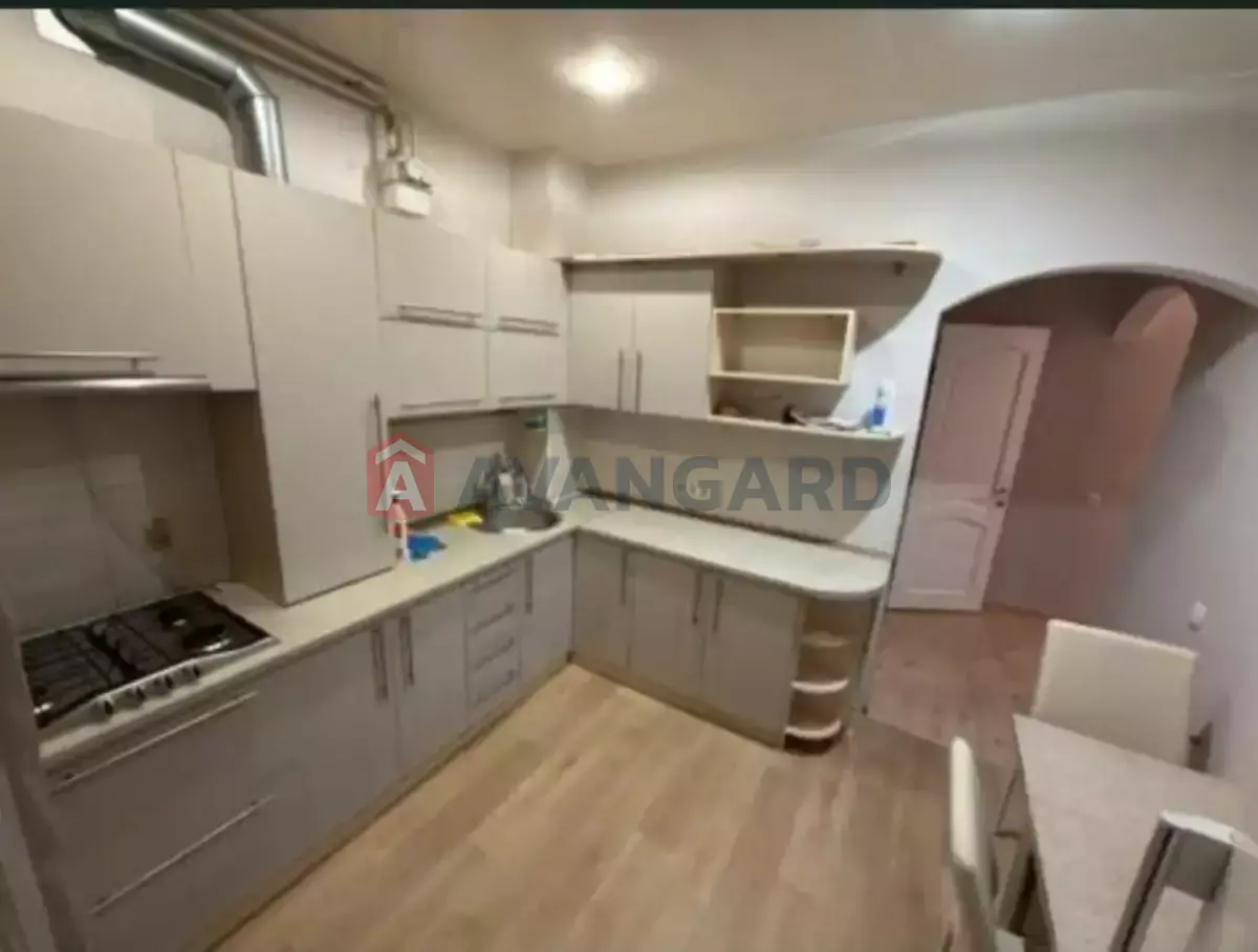 2 ��. ��������, 50/-/- ��. �., 4/5 ������ ���� 2