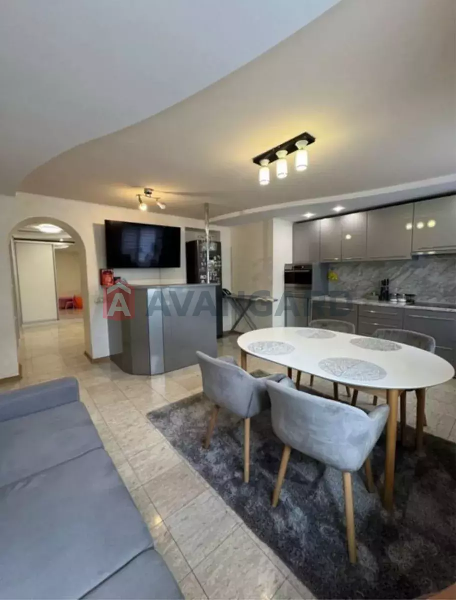 3 ����. ��������, 79/-/30 ��. �., 3/10 ���� ���� 1