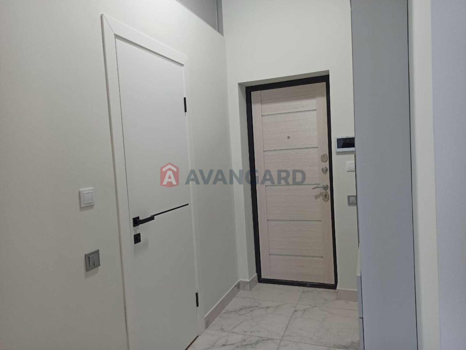 2 ����. ��������, 48.1/33.3/6.4 ��. �., 3/5 ���� ���� 12