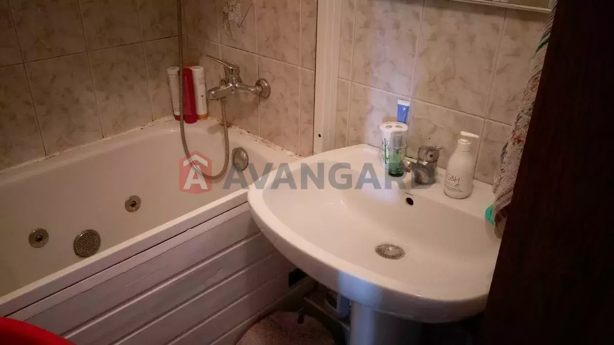 3 ����. ��������, 70/-/15 ��. �., 12/12 ���� ���� 4