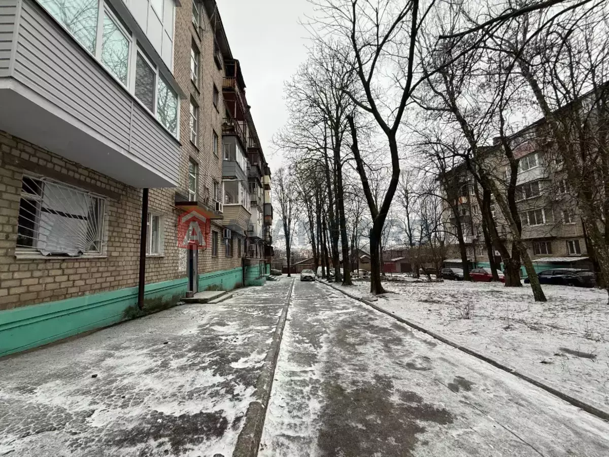 1 ��. ��������, 32/17/7 ��. �., 5/5 ������ ���� 10