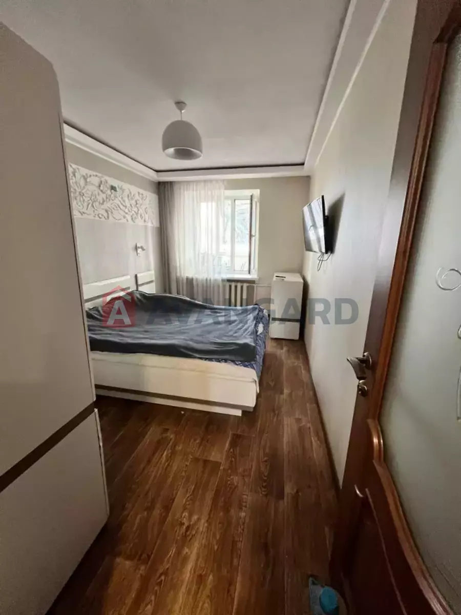 2 ����. ��������, 43/-/- ��. �., 9/9 ���� ���� 4