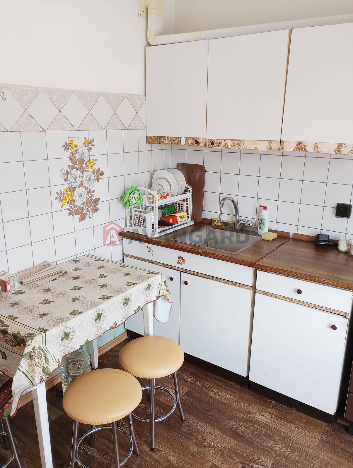 2 ��. ��������, 52/-/9 ��. �., 11/14 ������ ���� 4