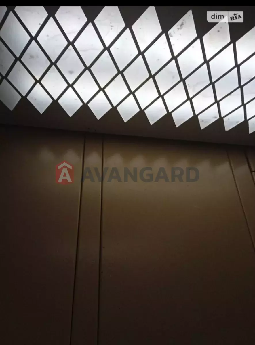 1 ����. ��������, 19/-/4 ��. �., 8/9 ���� ���� 7