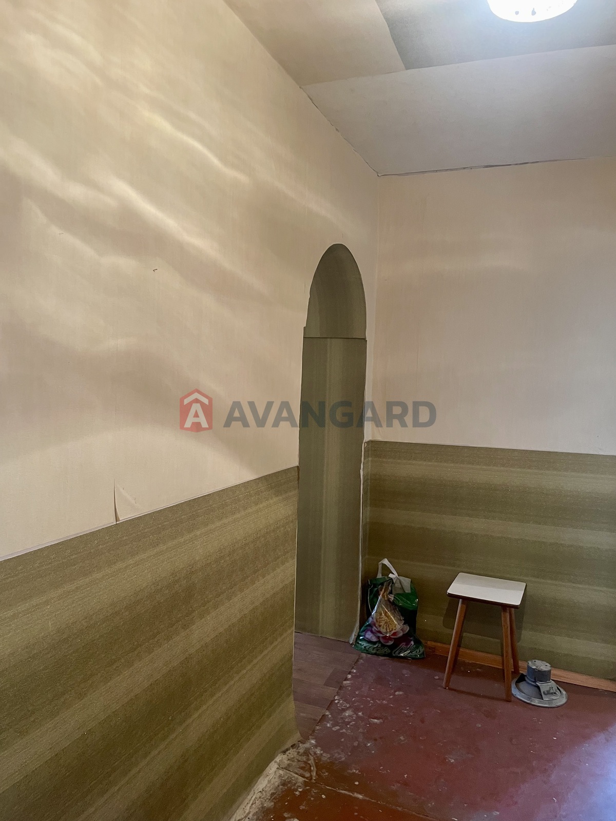 1 ��. ��������, 33/12/6 ��. �., 9/9 ������ ���� 4