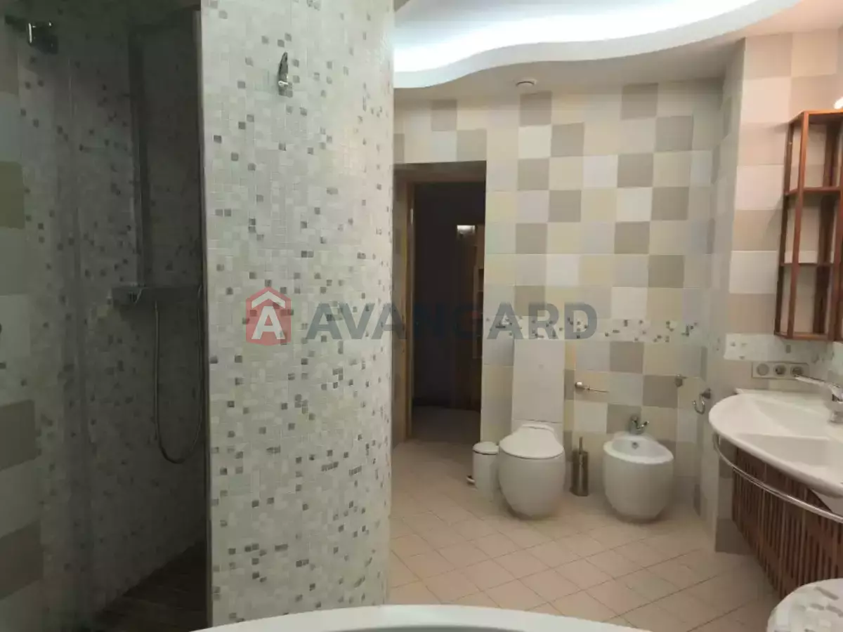 4 ��. ��������, 240/140/25 ��. �., 6/13 ������ ���� 25