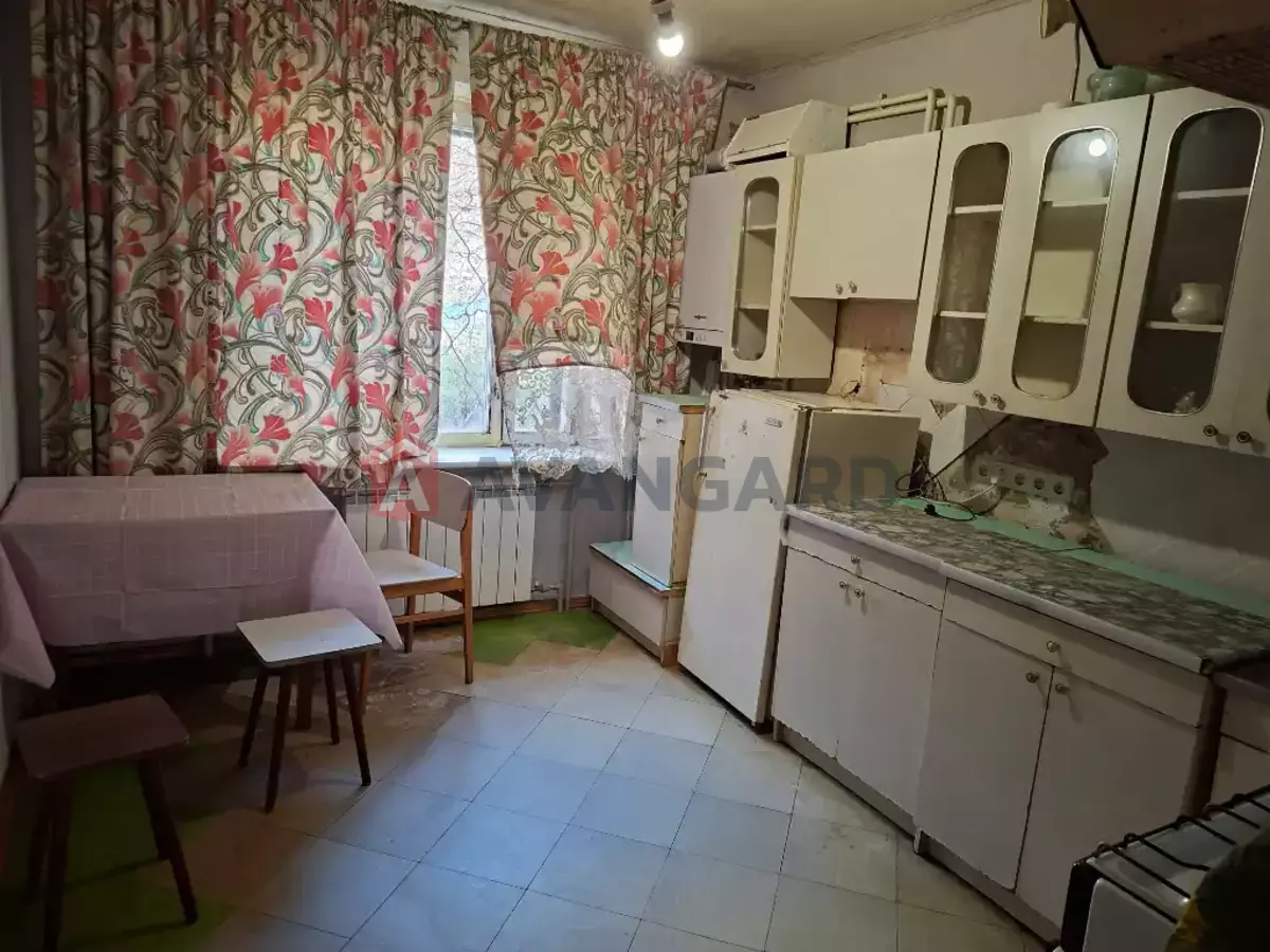 2 ����. ��������, 58/43/8 ��. �., 1/9 ���� ���� 4